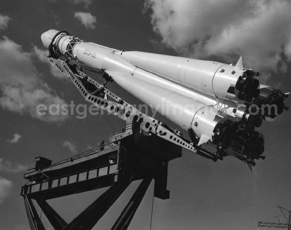 GDR image archive: Moskau - The Vostok-1 rocket in Moscow in Russia. Aboard Vostok 1 came in 1961 with Yuri Gagarin the first man in orbit