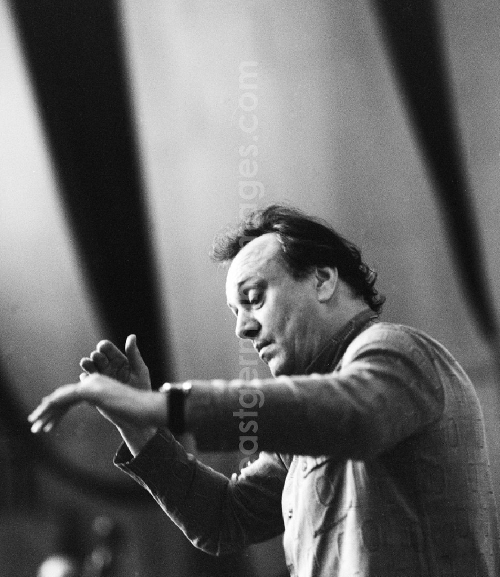 GDR photo archive: Leipzig - Conductor / Gewandhaus Music Director Kurt Masur (1927 - 2