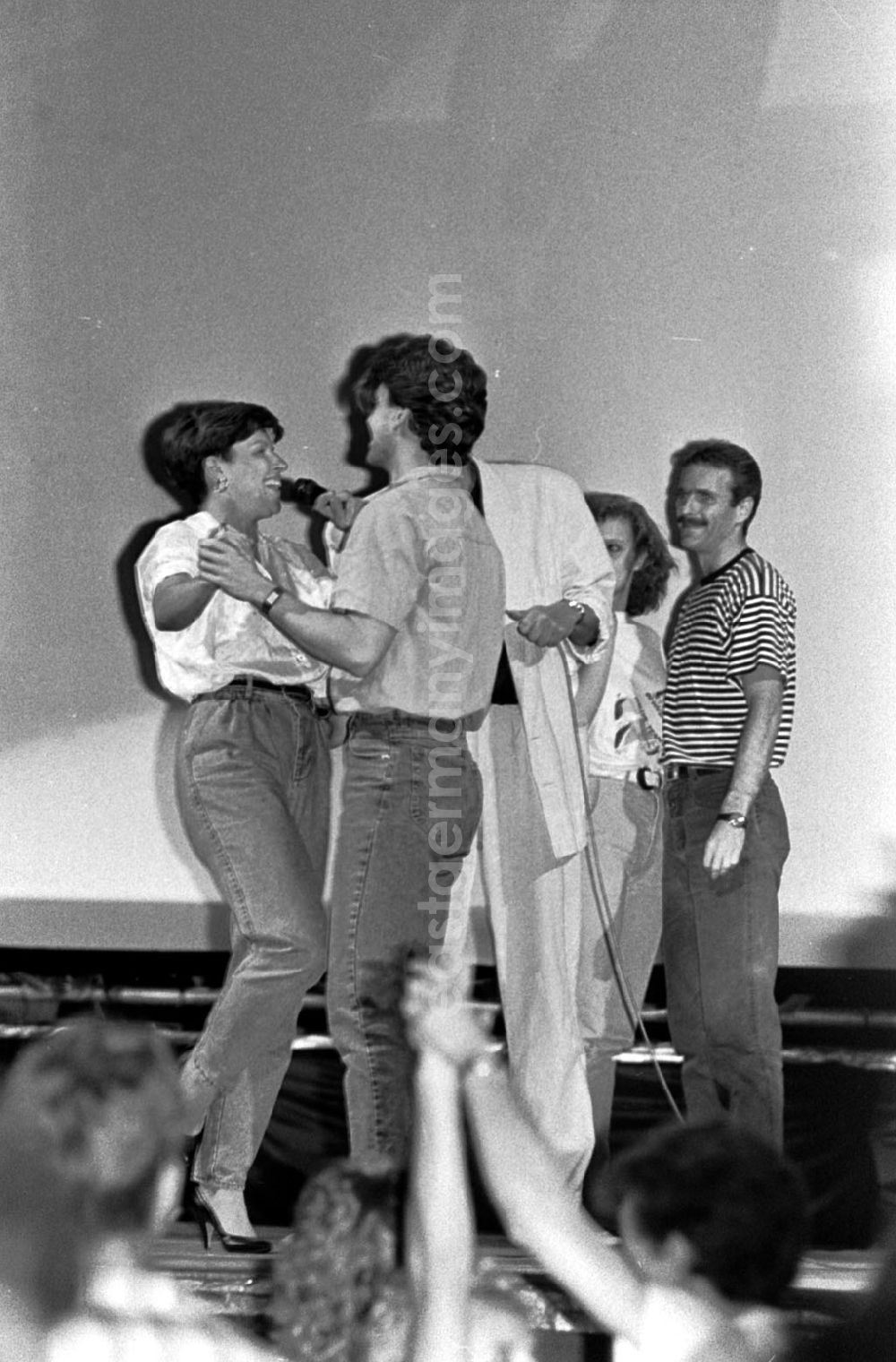 GDR photo archive: Berlin-Prenzlauer Berg - Dirty Dancing - Diskothek in der Seelenbinder-Halle 15.1