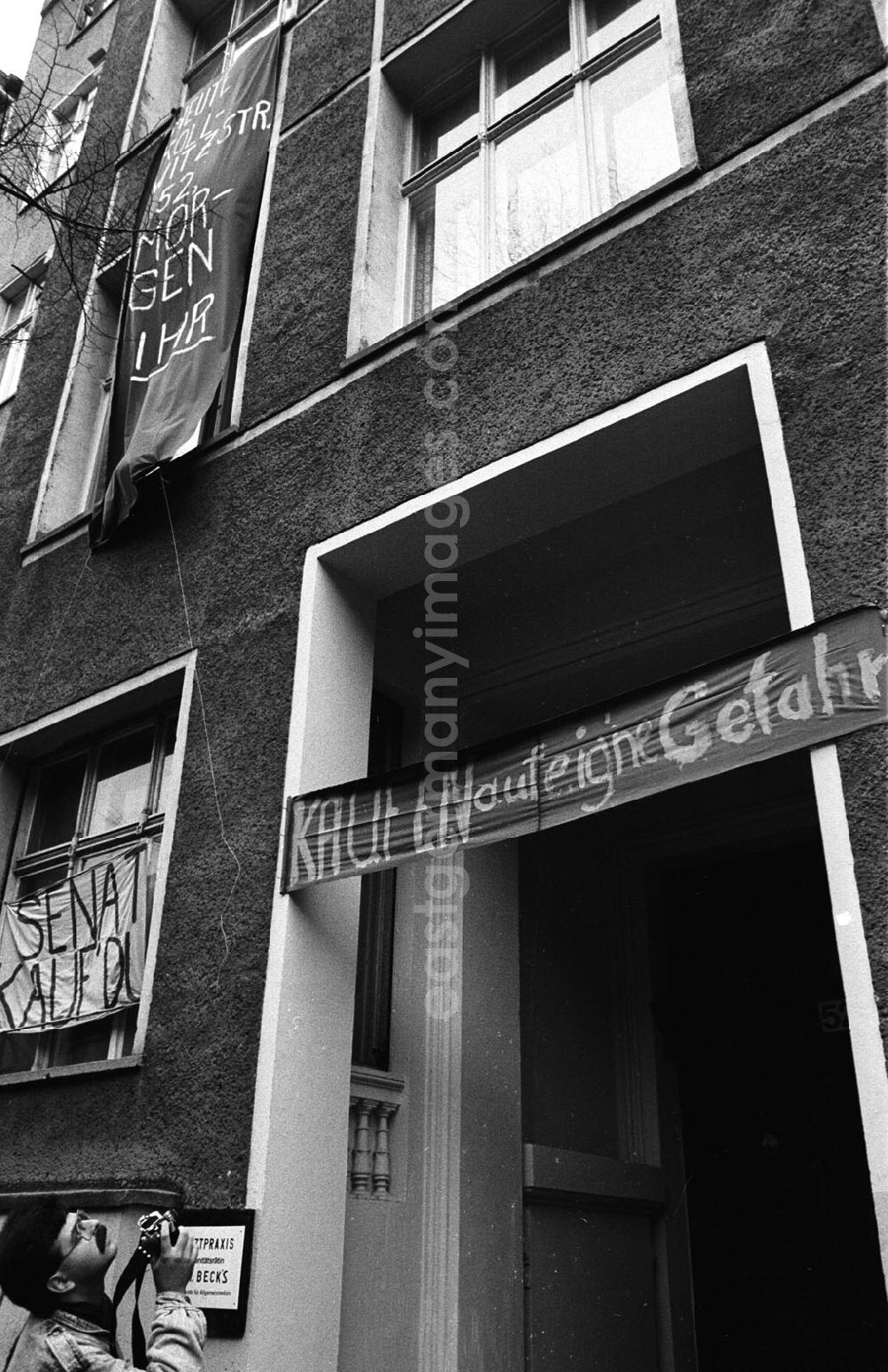 GDR picture archive: Berlin-Prenzlauer Berg - Berlin Prenzlauer Berg Besetztes Haus in der Kollwitzstraße 52 Umschlagnummer 1532 10.12.199