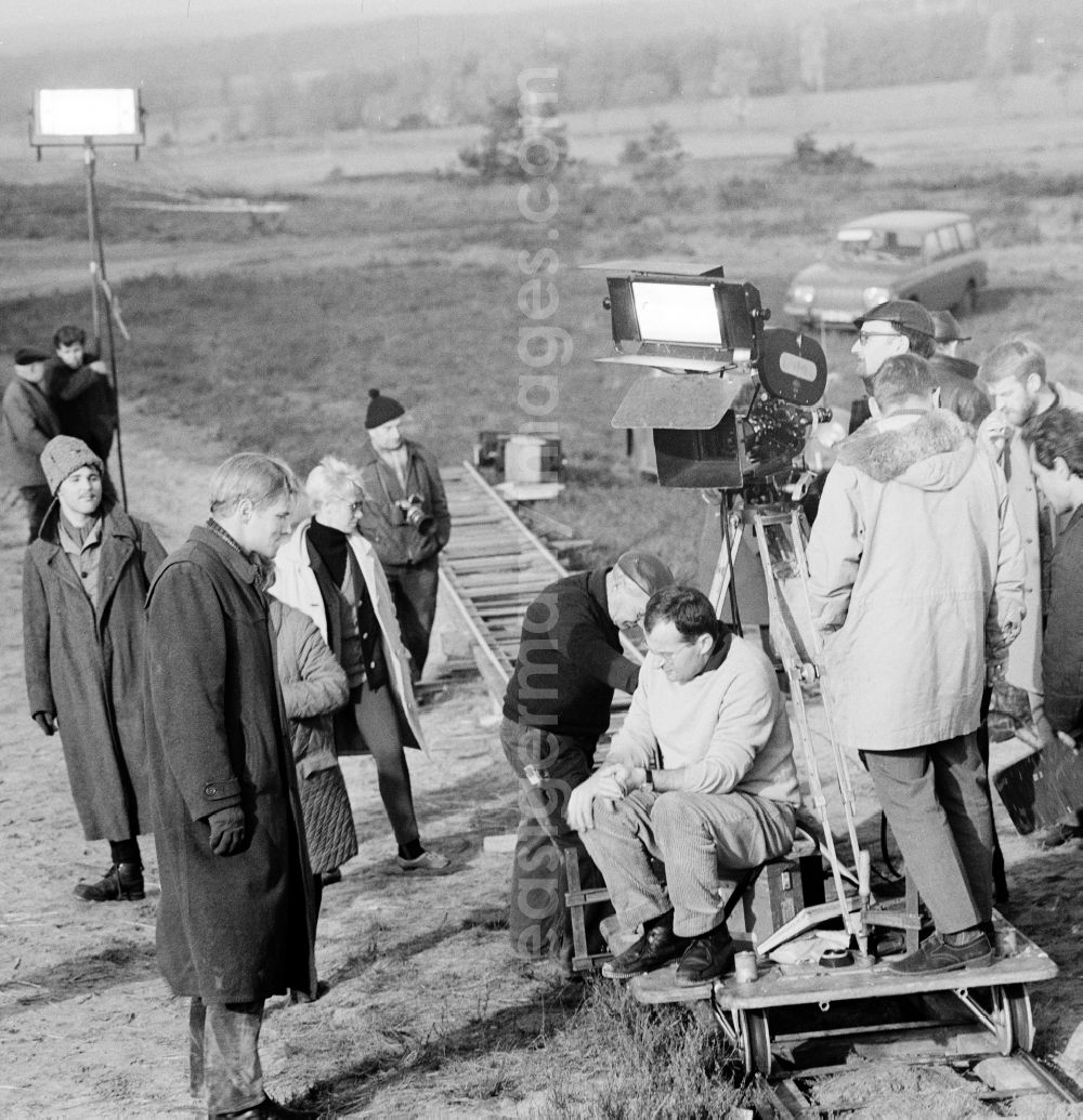 GDR image archive: Potsdam - Shooting the feature film En Route to Lenin in Potsdam in Brandenburg on the territory of the former GDR, German Democratic Republic. Filmed in black and white film was produced on the occasion of the 10