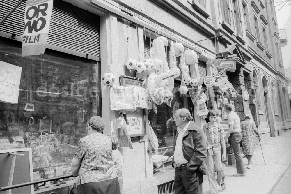 GDR photo archive: Königstein - A drugstore in Koenigstein in the federal state of Saxony on the territory of the former GDR, German Democratic Republic