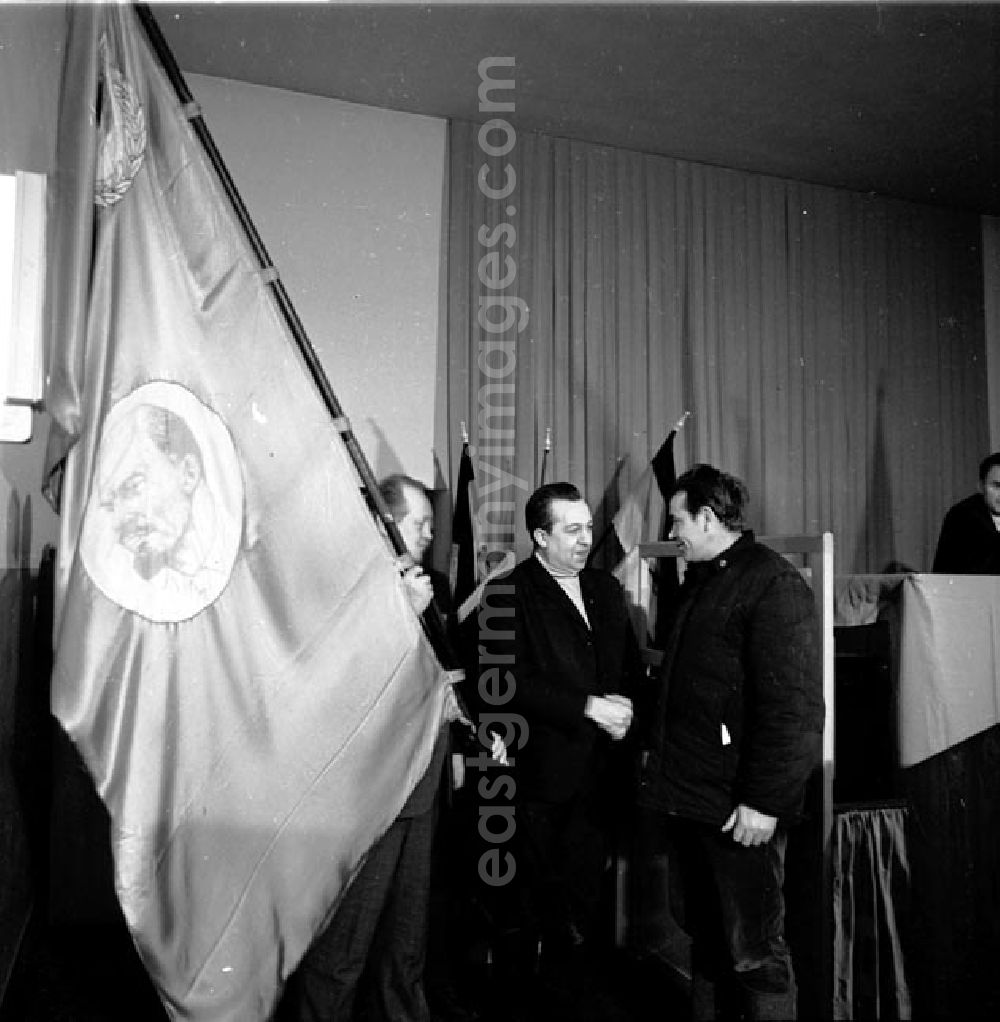 GDR picture archive: Bromberg - Oktober 1969 Leninplatz Brigade Bromberg DSF - Versammlung