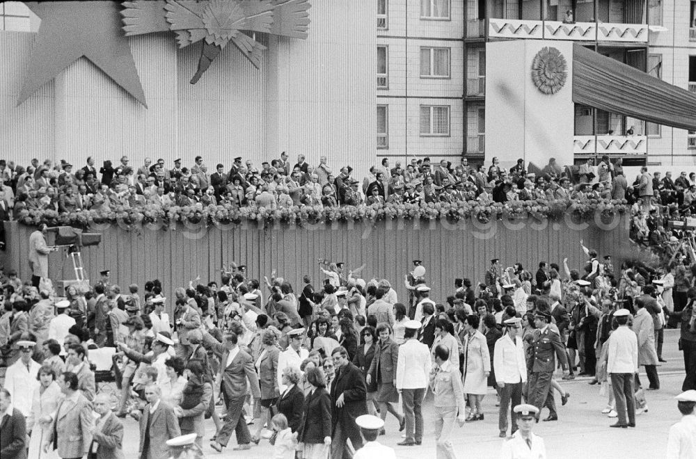 GDR image archive: Berlin - Grandstand of honour for the fighting and holiday of 1 May in Berlin, the former capital of the GDR, German Democratic Republic