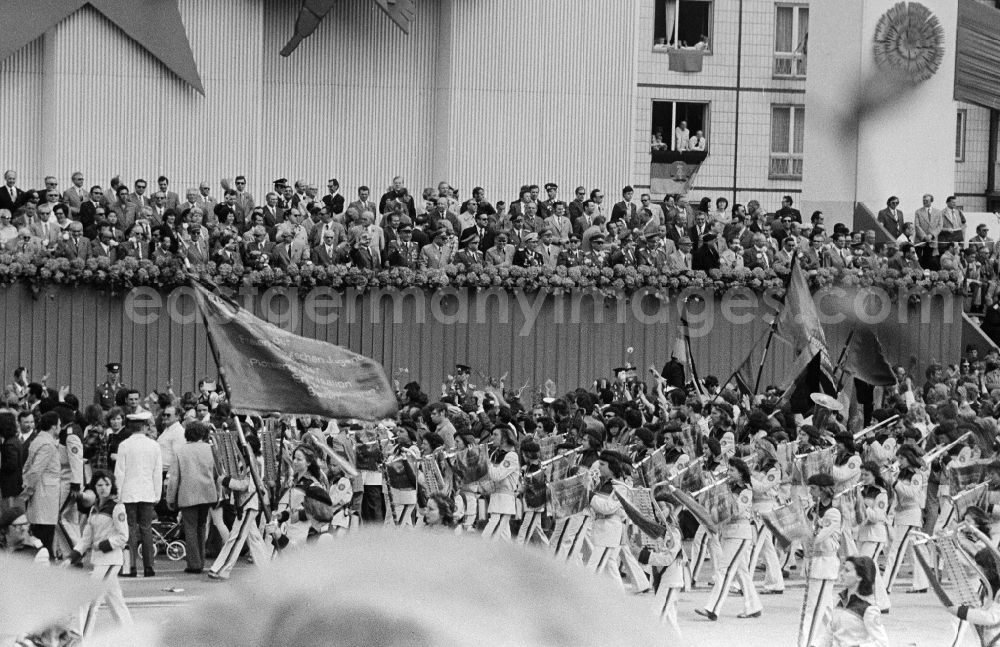 GDR picture archive: Berlin - Grandstand of honour for the fighting and holiday of 1 May in Berlin, the former capital of the GDR, German Democratic Republic