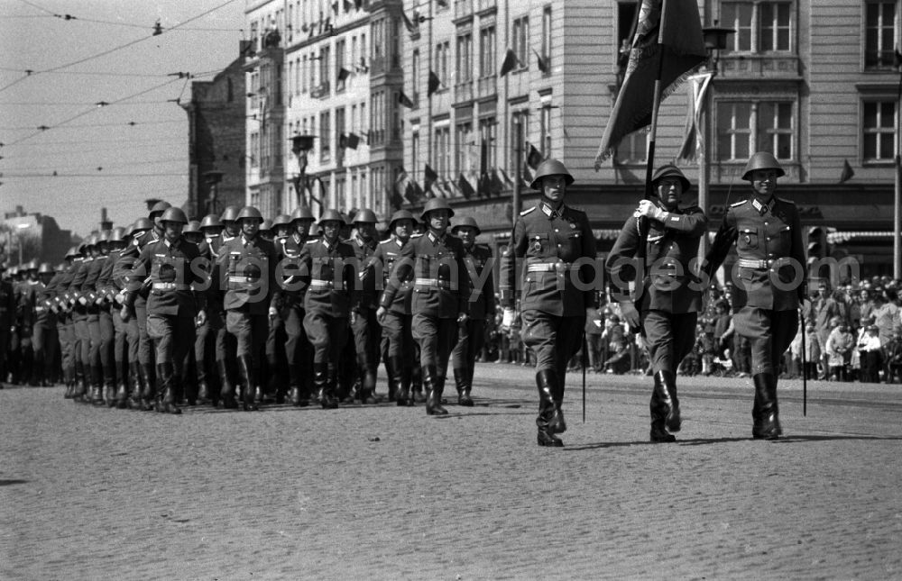 GDR image archive: Magdeburg - A delegation of the land forces of the NVA at the parade on