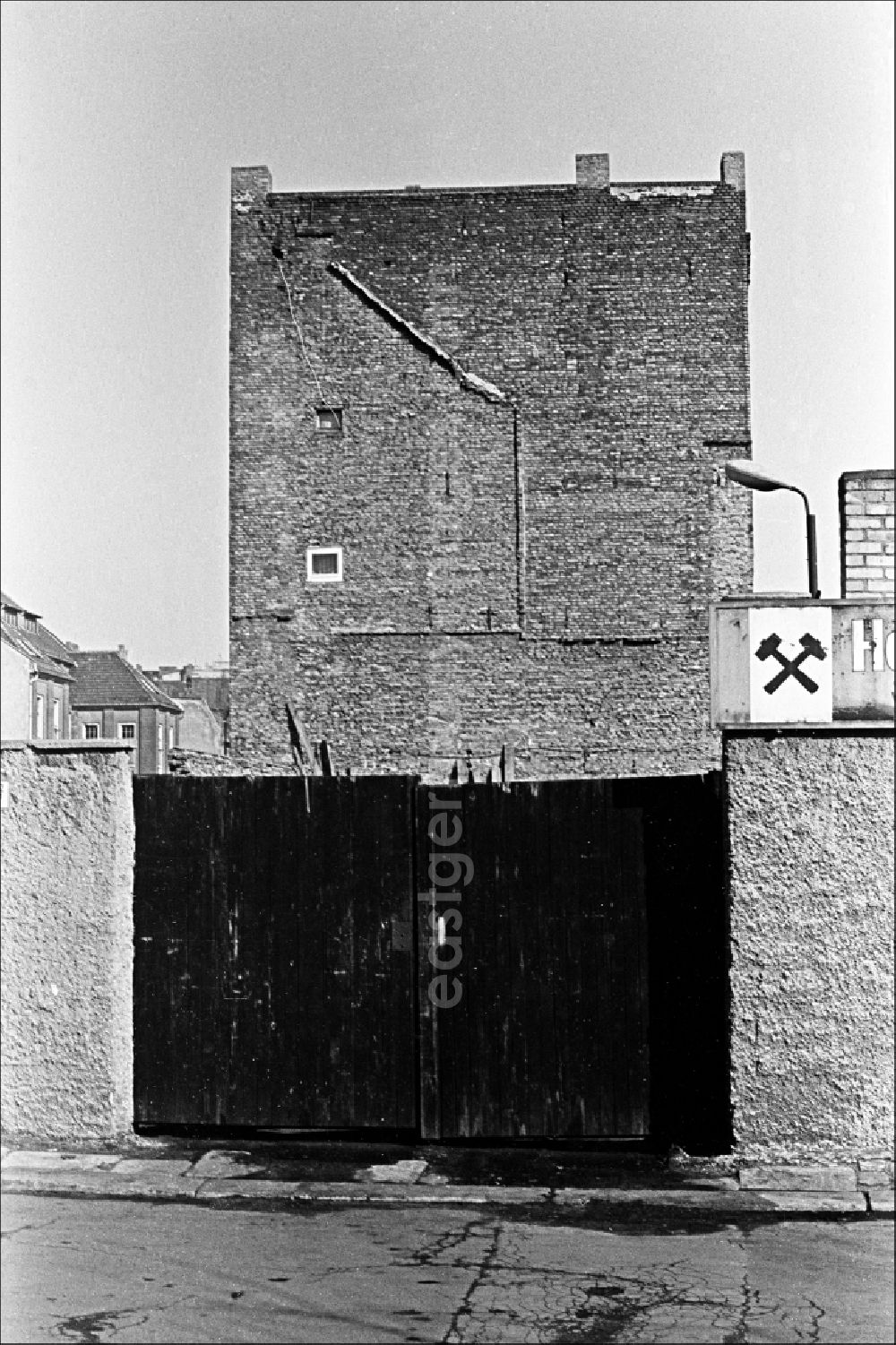 GDR image archive: Berlin - Gate to the entrance area of the coal trade on Steinstrasse in the Mitte district of Berlin East Berlin in the territory of the former GDR, German Democratic Republic