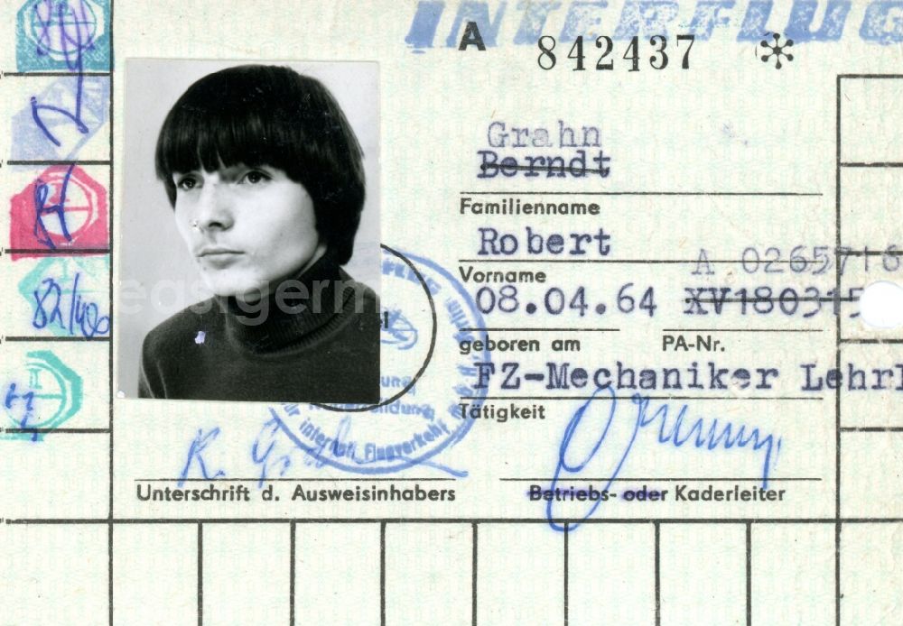 GDR picture archive: Schönefeld - Reproduction Einheitlicher Betriebsausweis of german airline INTERFLUG - issued in Schoenefeld in the state Brandenburg on the territory of the former GDR, German Democratic Republic