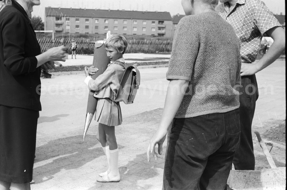 GDR image archive: Berlin - A girl proudly holds her sugar bag on the day of school enrolment in Berlin, the former capital of the GDR, German Democratic Republic