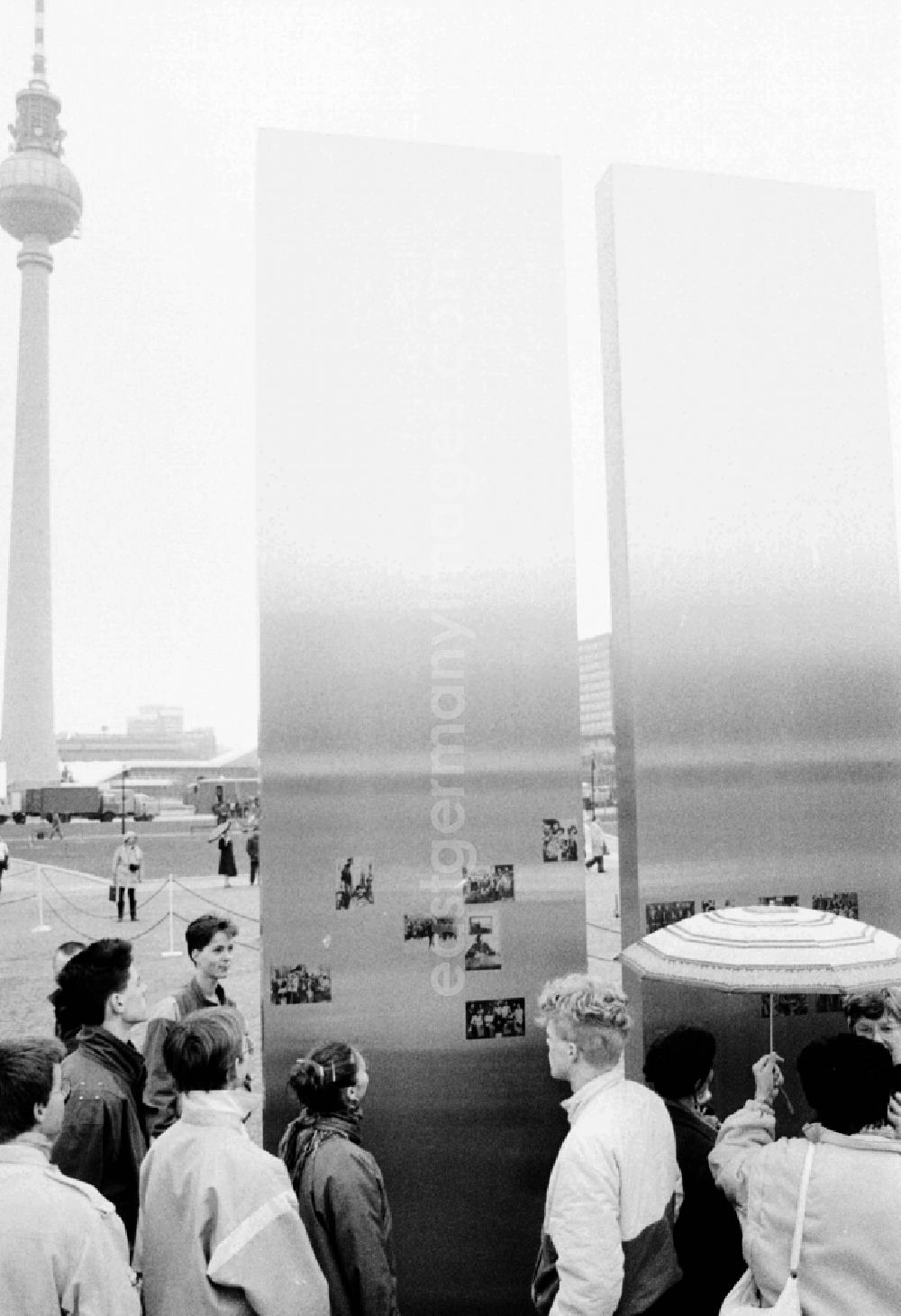GDR image archive: Berlin - Inauguration of the Marx Engels Forum with Erich Honecker in the district Mitte in Berlin Eastberlin on the territory of the former GDR, German Democratic Republic