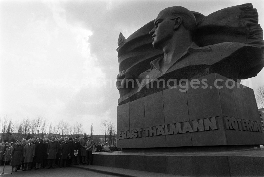 GDR image archive: Berlin - Inauguration of Thaelmannpark with Erich Honecker, General Secretary of the SED, in Berlin