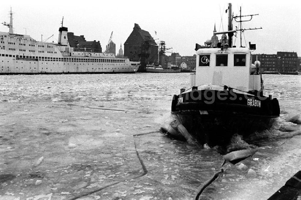 GDR photo archive: Stralsund - Der Eisbrecher Grabow im Hafen von Stralsund.