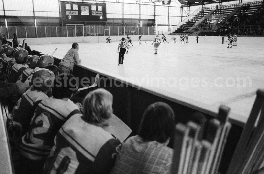 Berlin: Hockey friendly game in the Berlin sports forum with the play of the SC generator Berlin against the Swedish team Vaestra Froelunda Gothenburg in Berlin, the former capital of the GDR, German democratic republic