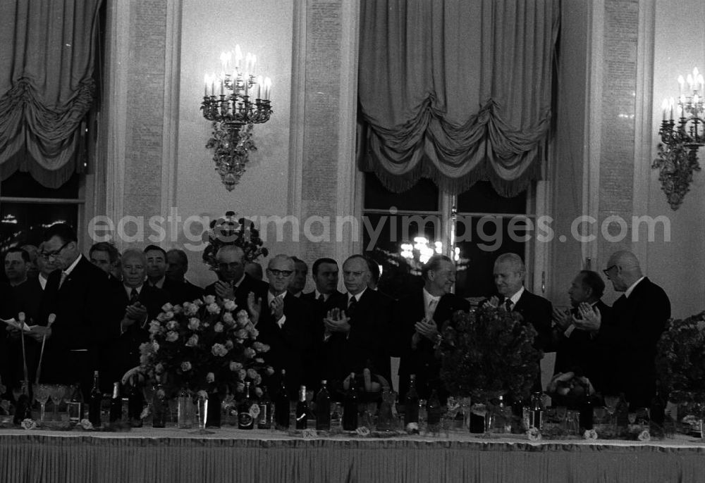 Moskau: Empfang der Delegation aus DDR in Moskau. Ende der Verhandlungen. (
