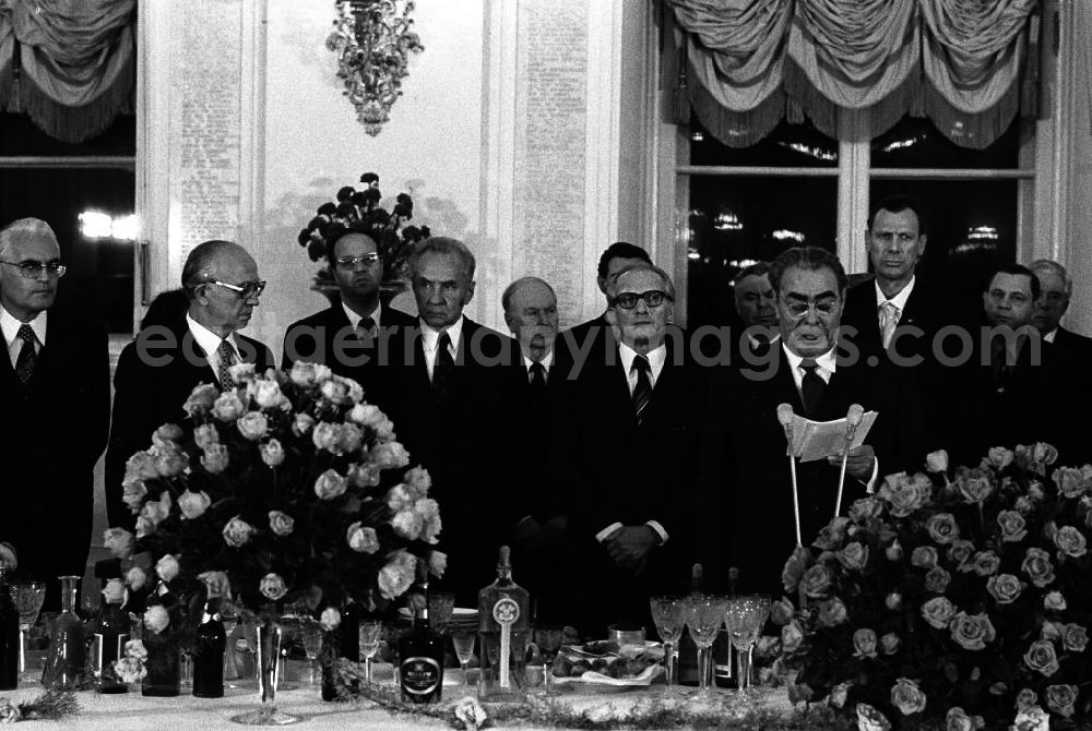 GDR photo archive: Moskau - Empfang der Delegation aus DDR in Moskau. Ende der Verhandlungen. (