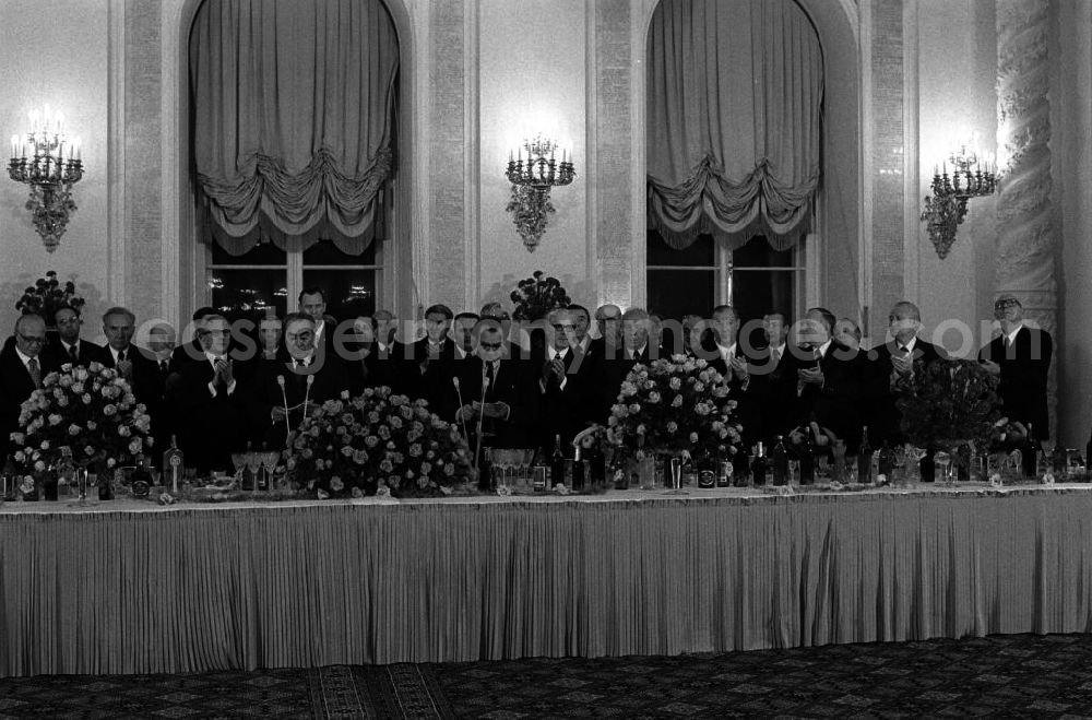 GDR image archive: Moskau - Empfang der Delegation aus DDR in Moskau. Ende der Verhandlungen. (