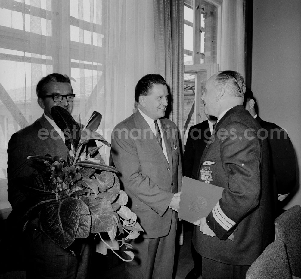 GDR photo archive: Schönefeld - Reception for the 1