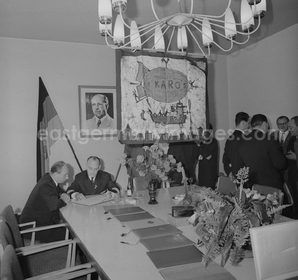 GDR picture archive: Schönefeld - Reception for the 1
