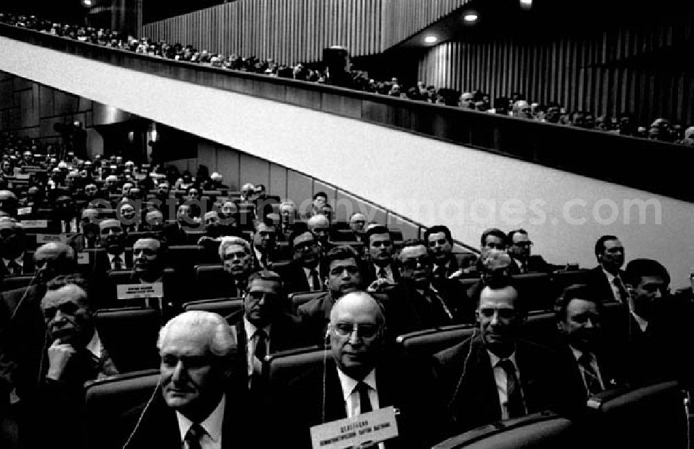 GDR picture archive: Moskau - 1986 Ereignisse, Kongresse, Empfänge, Ausstellungen u.s.w. mit Erich Honecker in Moskau.