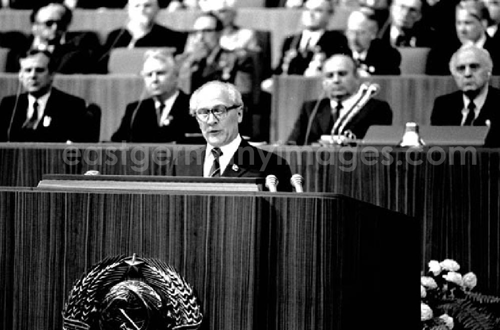 GDR photo archive: Moskau - 1986 Ereignisse, Kongresse, Empfänge, Ausstellungen u.s.w. mit Erich Honecker in Moskau.