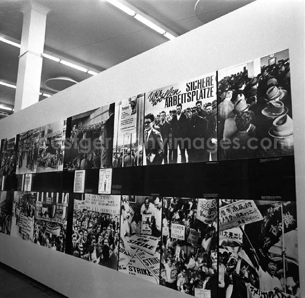 GDR picture archive: Berlin - 29.04.1986 Eröffnung der Sonderausstellung 15