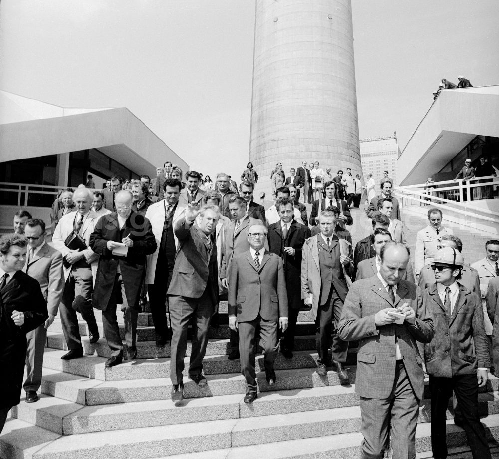 GDR image archive: Berlin - Erich Honecker, secretary general of the central committee ZK of the SED socialist united party of Germany and chairpersons of the council of state visited building sites and facilities of the house building in the capital of Berlin, the former capital of the GDR, German democratic republic. Here in the Berlin television tower in the centre of the East Berlin