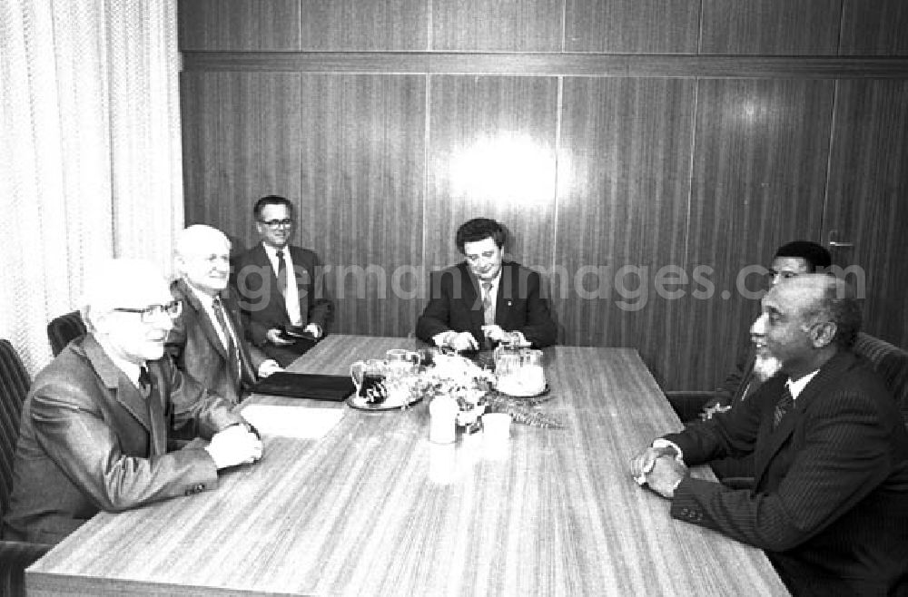 GDR photo archive: Berlin - Erich Honecker empfing Mitglied der Frelimo-Führung Marcelino dos Santos aus Mocambique.