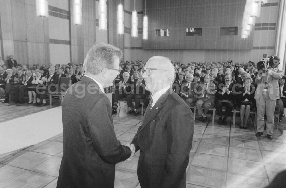 GDR photo archive: Berlin - Erich Honecker (1912 - 1994), general secretary of the Central Committee (ZK) of the SED, draws deserved teachers on the occasion of Teacher's Day in Berlin, the former capital of the GDR, the German Democratic Republic