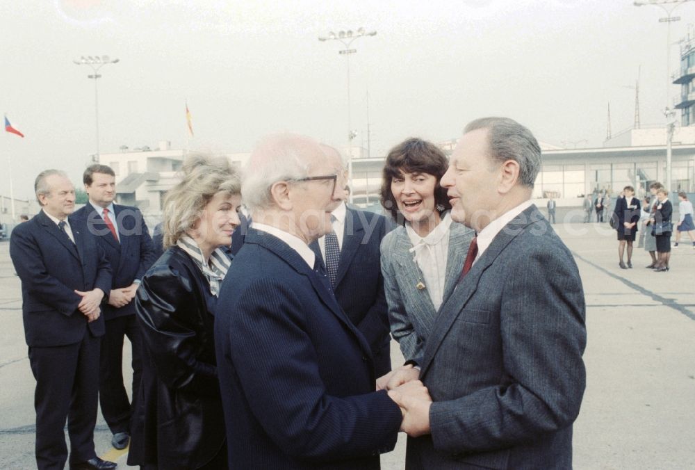 GDR photo archive: Prag - Erich Honecker during the arrival at the airport for an official visit to Prague in the Czech Republic, the former Czechoslovakia