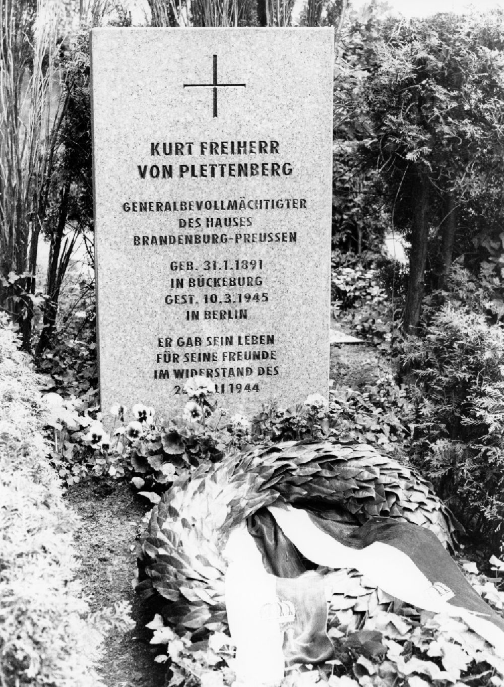 Potsdam: Renewed grave stone for Kurt Freiherr von Plettenberg on the Bornstedter Cemetery in Potsdam in Brandenburg