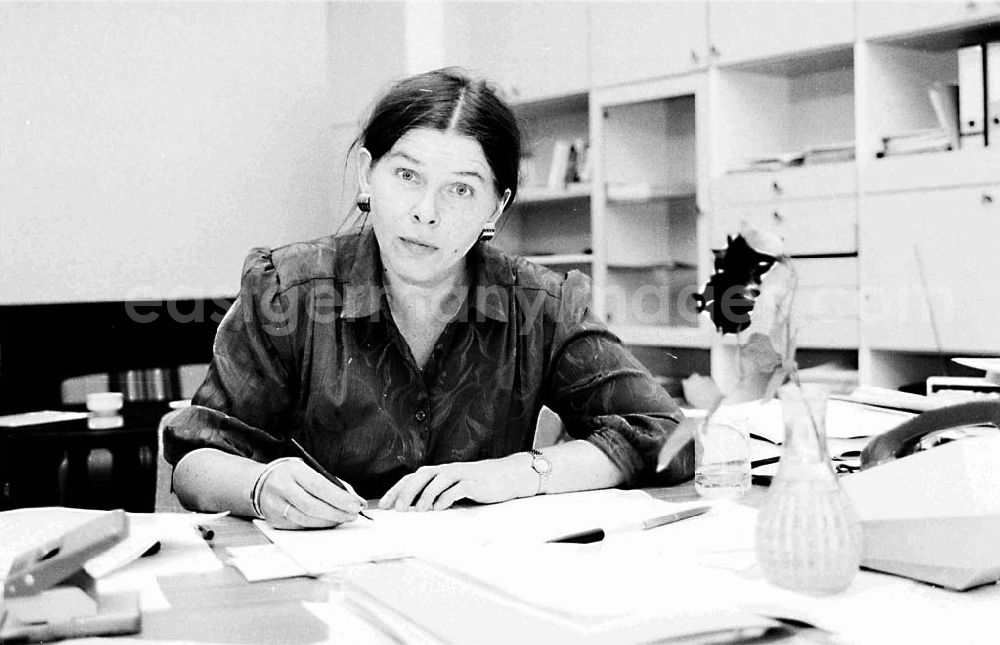 GDR picture archive: Berlin - Eva Kunz, Gleichberechtigungsbeauftragte des Magistrats 30.07.9