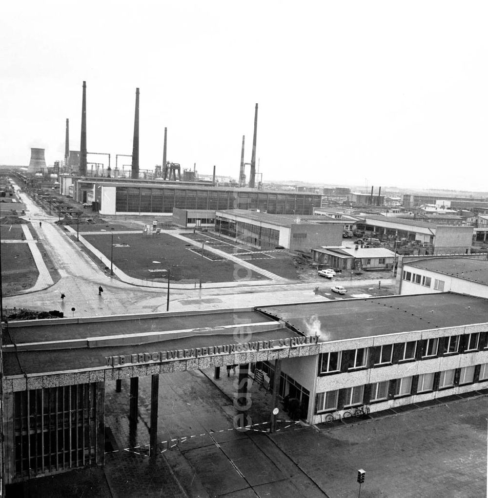 Schwedt: Erdölverarbeitungswerk Schwedt/Oder Dezember 1965 Umschlagsnr.: 1966-65