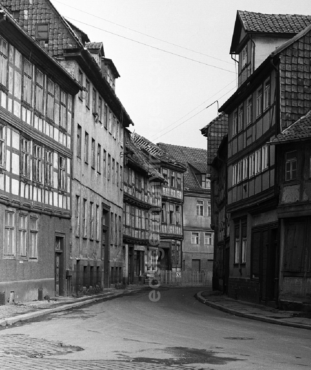 GDR picture archive: Halberstadt - Half-timbered facade and building front on Bakenstrasse in Halberstadt in the state Saxony-Anhalt on the territory of the former GDR, German Democratic Republic