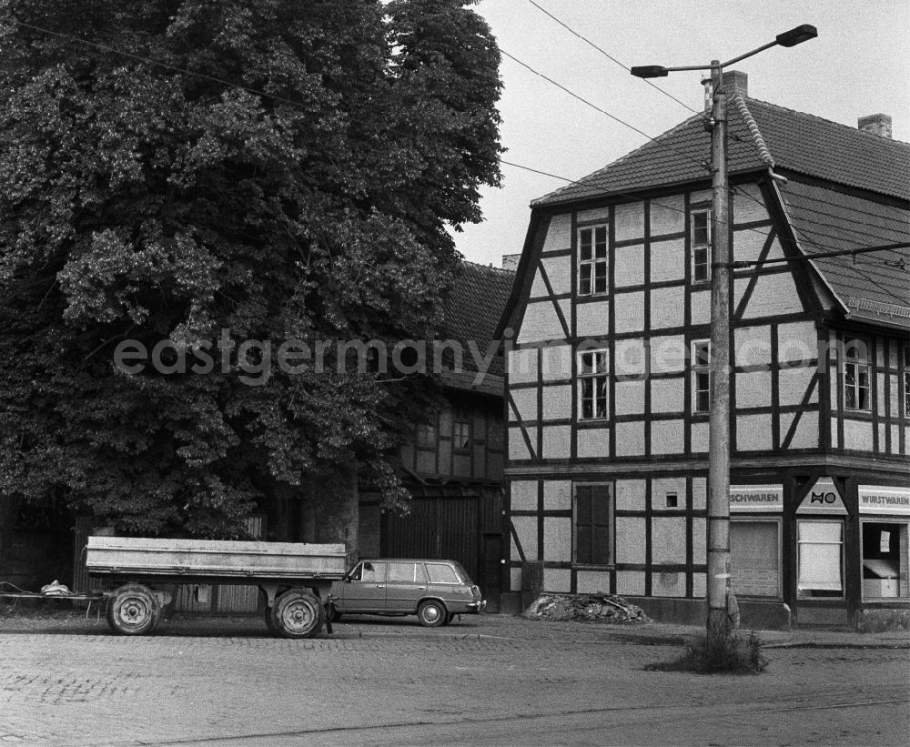 GDR image archive: Halberstadt - Half-timbered facade and building front Bei den Spritzen corner Groeperstrasse in Halberstadt in the state Saxony-Anhalt on the territory of the former GDR, German Democratic Republic