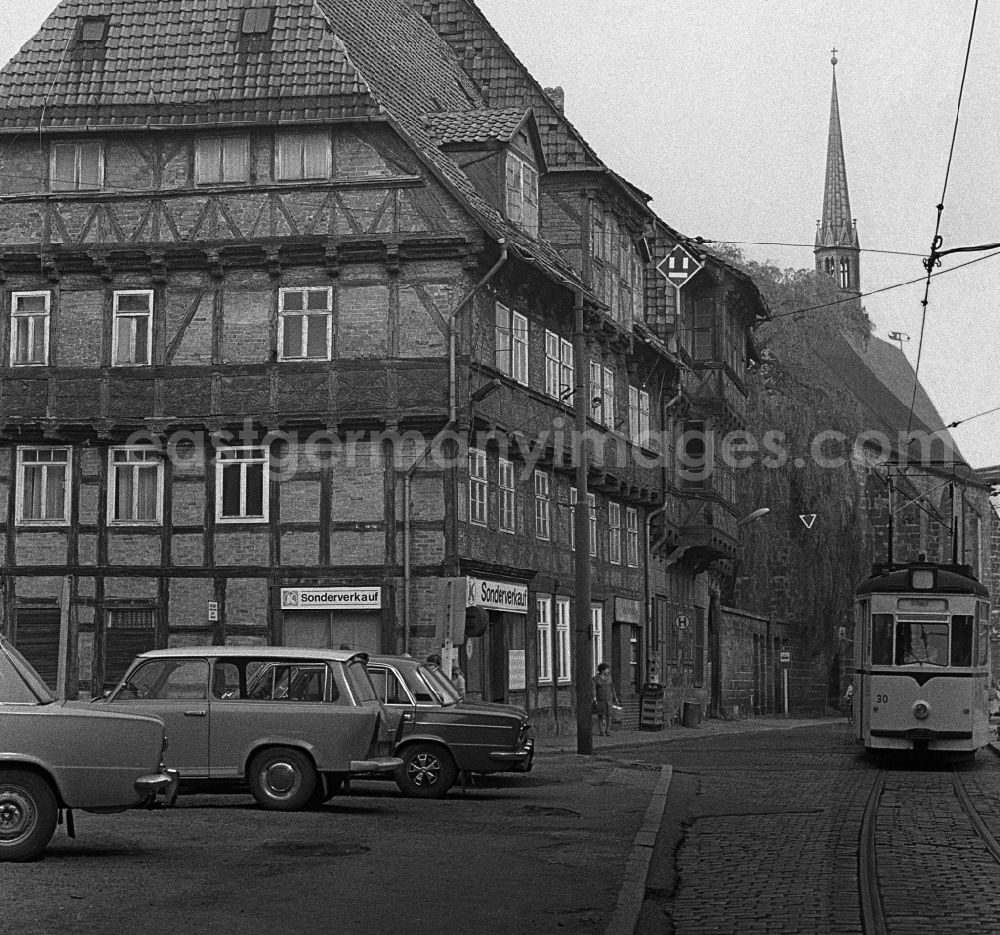 GDR image archive: Halberstadt - Half-timbered facade and building front on Dominikaner corner Groeperstrasse in Halberstadt in the state Saxony-Anhalt on the territory of the former GDR, German Democratic Republic