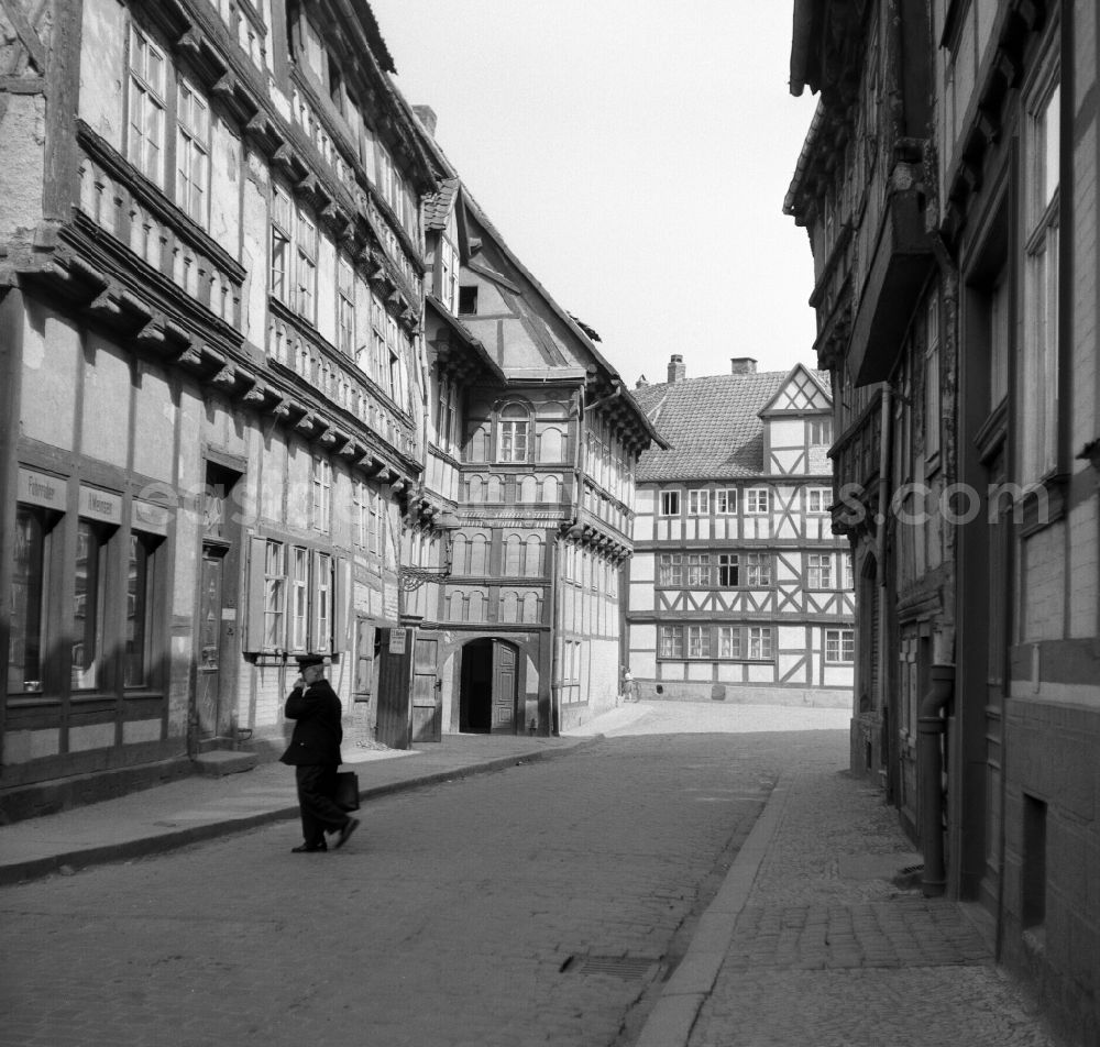 GDR picture archive: Halberstadt - Half-timbered facade and building front Hoher Weg - Am Kulk in Halberstadt in the state Saxony-Anhalt on the territory of the former GDR, German Democratic Republic