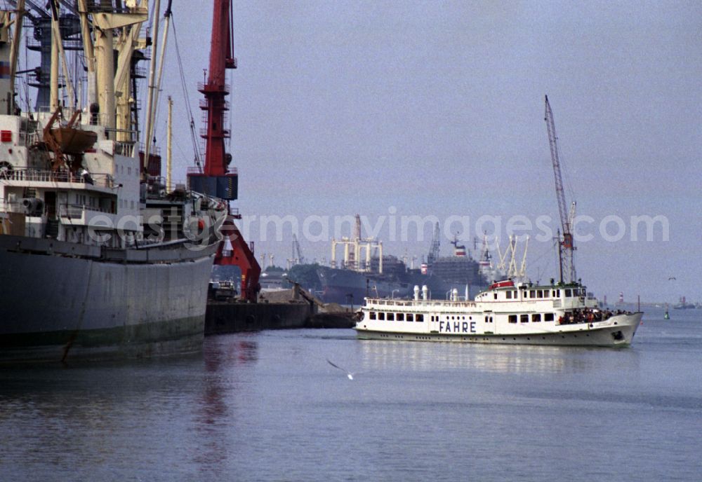 GDR image archive: Rostock - Ferry in overseas port in Rostock in the state Mecklenburg-Western Pomerania on the territory of the former GDR, German Democratic Republic