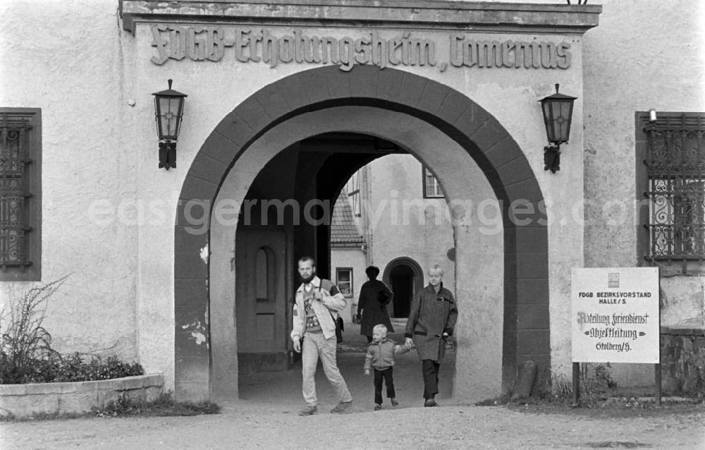 GDR picture archive: Stolberg (Harz) - Entrance of the FDGB holiday home Comenius in the castle in Stolberg (Harz) in the federal state of Saxony-Anhalt in the territory of the former GDR, German Democratic Republic