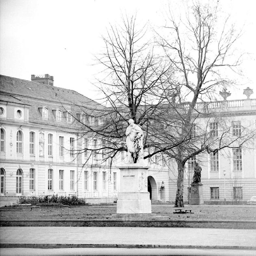 GDR picture archive: Berlin - Februar 1966 Humboldt-Universität