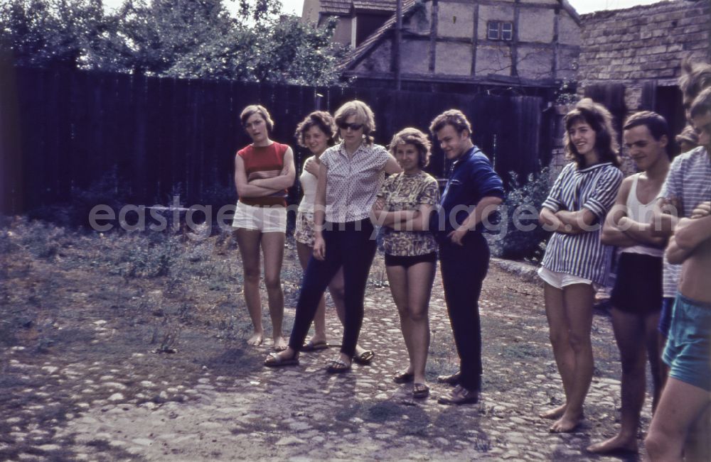 Stechlin: Summer camp operation with pupils and teenagers the vocational school of VEB Elektro-Apparate-Werke Berlin Treptow in Menz, Brandenburg on the territory of the former GDR, German Democratic Republic