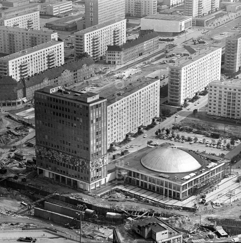 GDR image archive: Berlin - Construction site of the TV tower, the public square Alexanderplatz, the building Haus des Lehrers and the congress hall in Berlin-Mitte