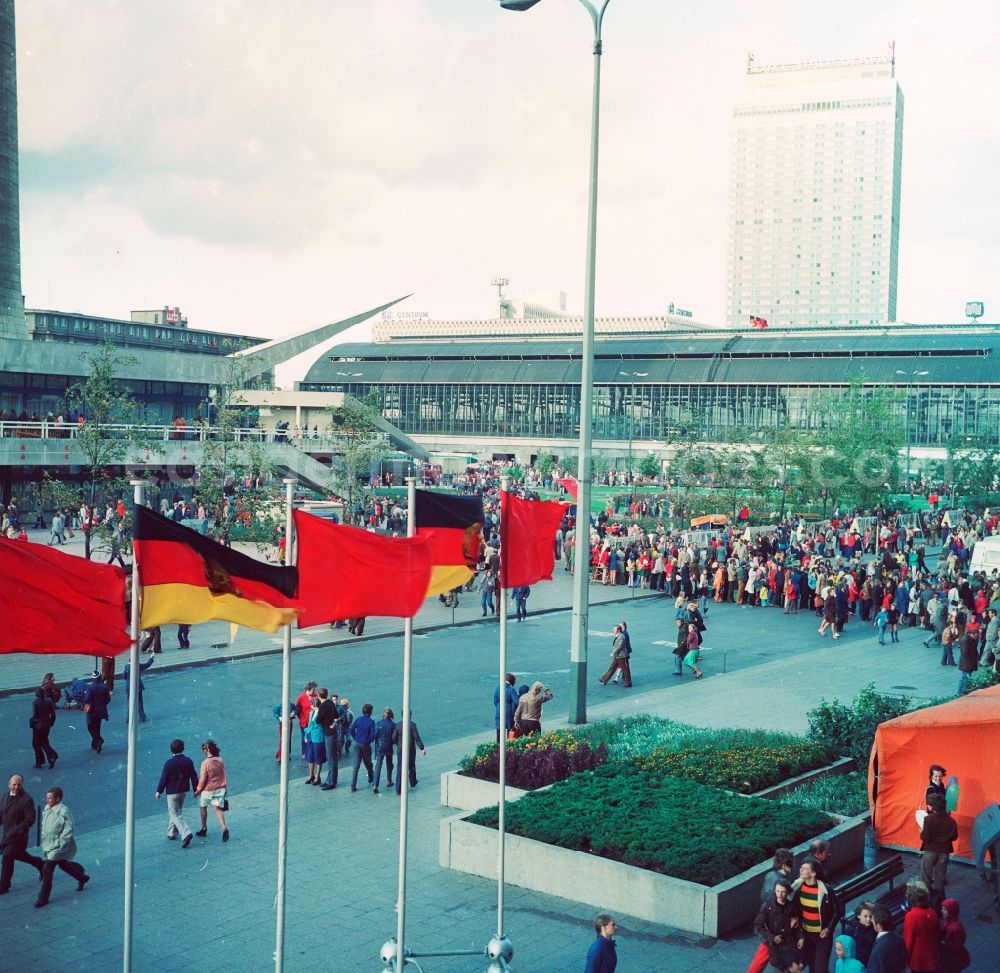 GDR image archive: Berlin - Festively decorated with flags for the Day of the Republic at Alexanderplatz in Berlin, the former capital of the GDR, German Democratic Republic