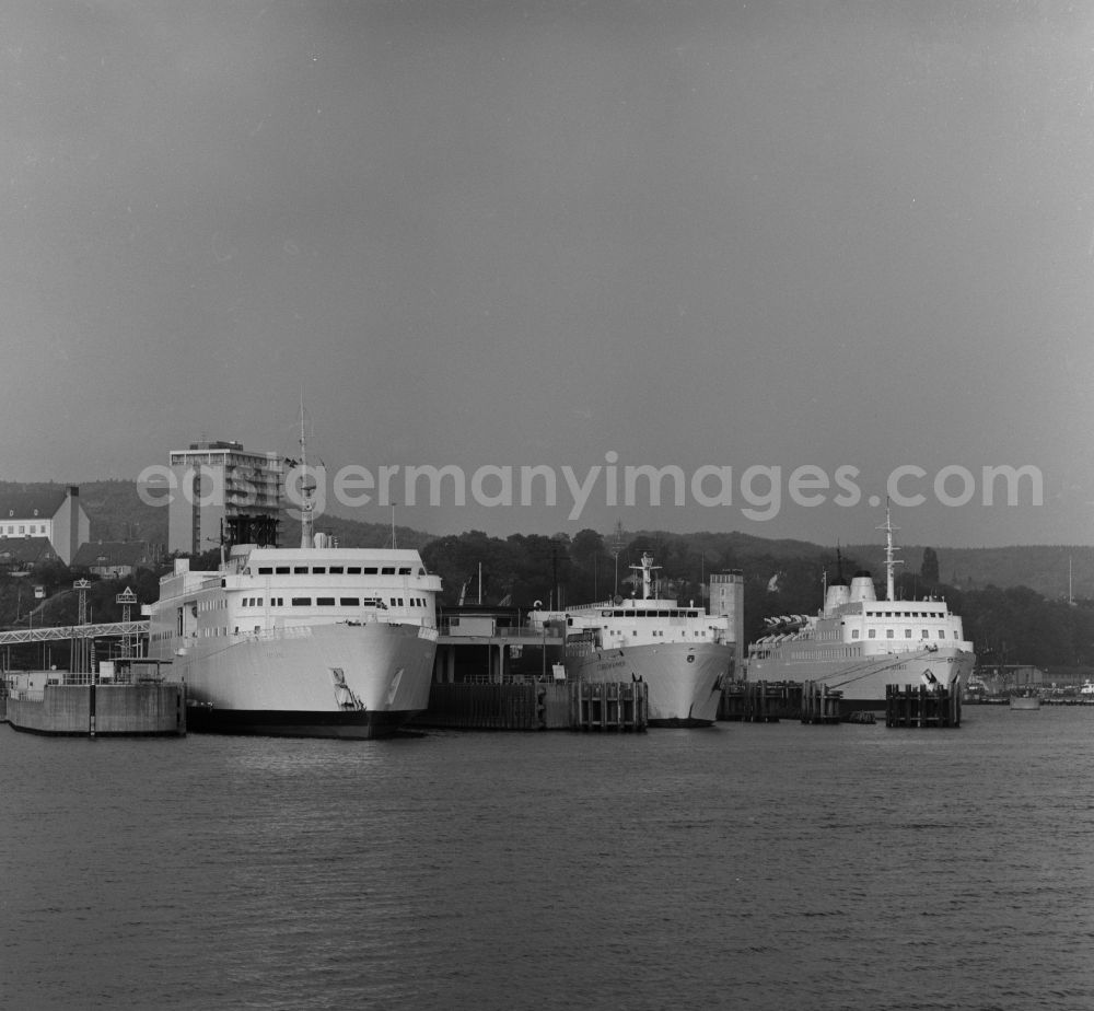GDR picture archive: Sassnitz - The ferry terminal in Sassnitz on the island of Rugen in Mecklenburg - Vorpommern