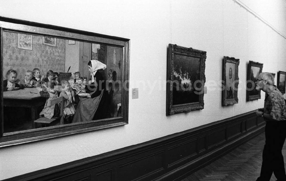 GDR photo archive: Berlin - Malerei des 19. Jahrhunderts in der Nationalgalerie 13.
