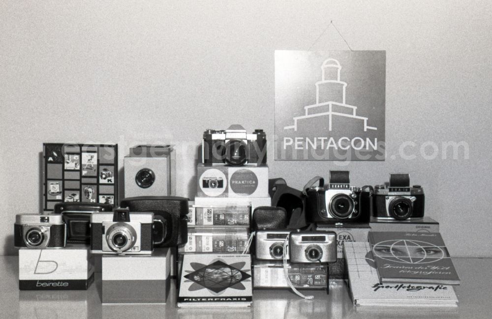 Dresden: Photo products such as analogue cameras Exacta, Praktika and Orwo films of VEB Pentacon in Dresden in the state Saxony on the territory of the former GDR, German Democratic Republic