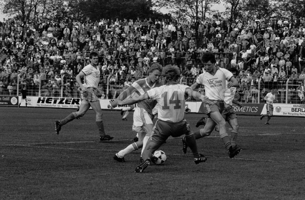 GDR picture archive: - Fußball: Union - 1. FC Berlin Umschlagnummer: 75