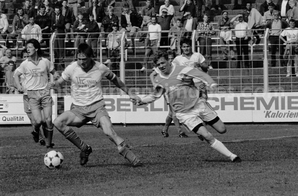 GDR picture archive: - Fußball: Union - 1. FC Berlin Umschlagnummer: 75