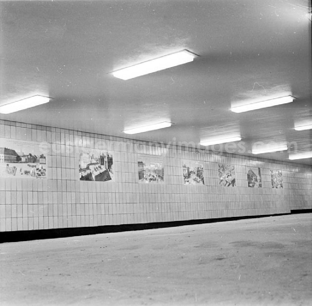 GDR photo archive: Berlin - August 1969 Tagebuch Berlin - Fußgänger-Tunnel am Alex