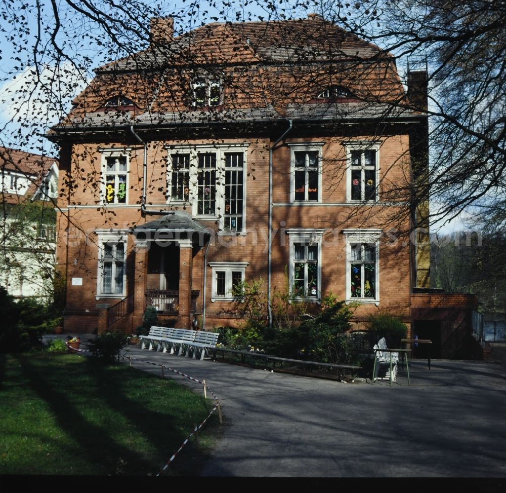 GDR image archive: Potsdam - Facade of the villa an der Karl-Marx-Allee in the district Babelsberg in Potsdam in the state Brandenburg on the territory of the former GDR, German Democratic Republic