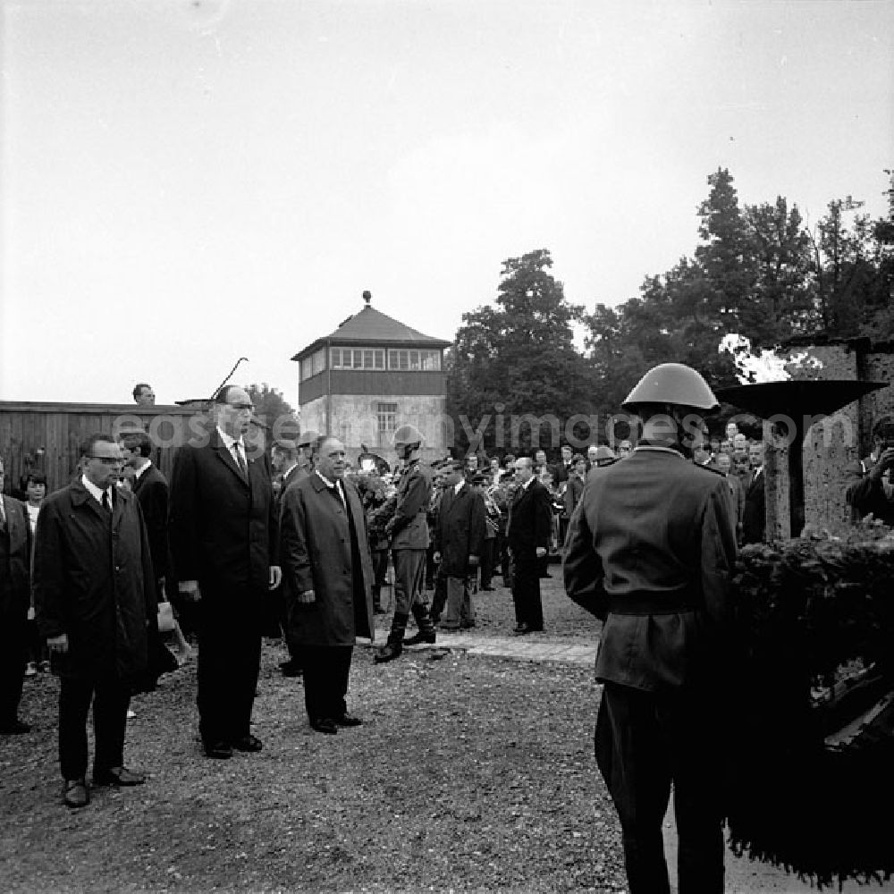 GDR image archive: Buchenwald - 16. August 1969 25 Jahre Ermordung von Ernst Thälmann Gedenkfeier in Buchenwald mit Alfred Neumann